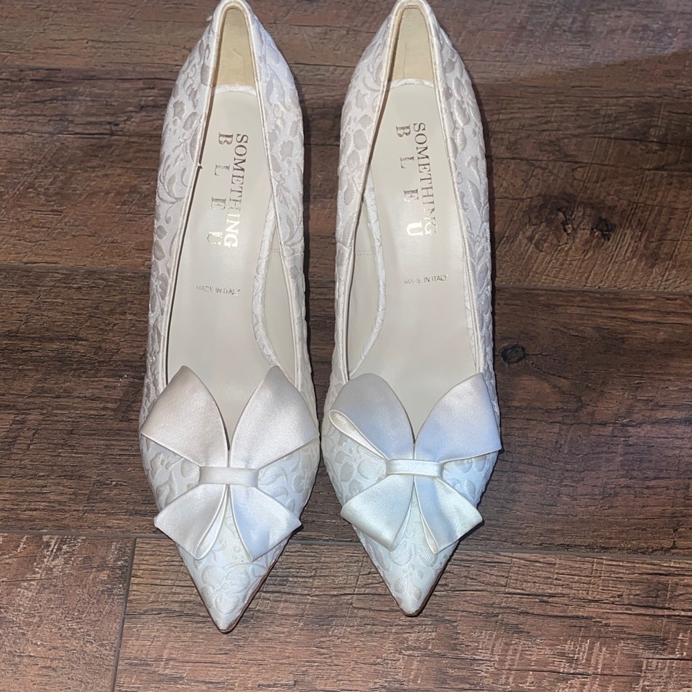 Something Bleu Bridal White Lace Bow Heels